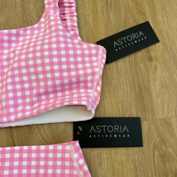 Women's Pink workout set Astoria - Picture 2 of 4